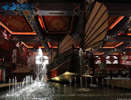 ibn-battuta-mall-chinese-boat-fountain.jpg