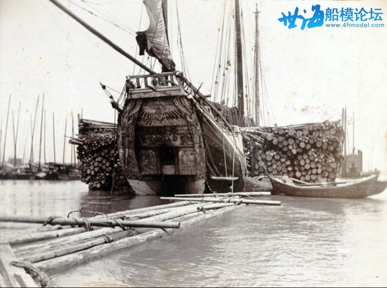 foochow-junk-with-cargo-of-poles-shanghai.jpg