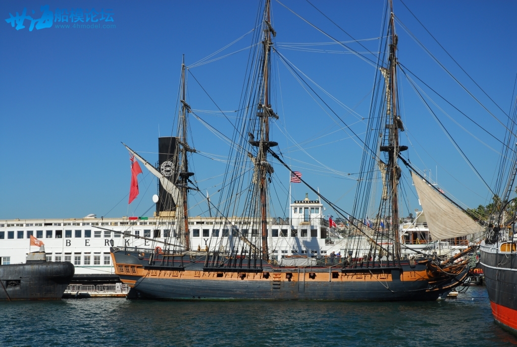 HMS_Surprise(c)Ted_Rufus_Ross.jpg