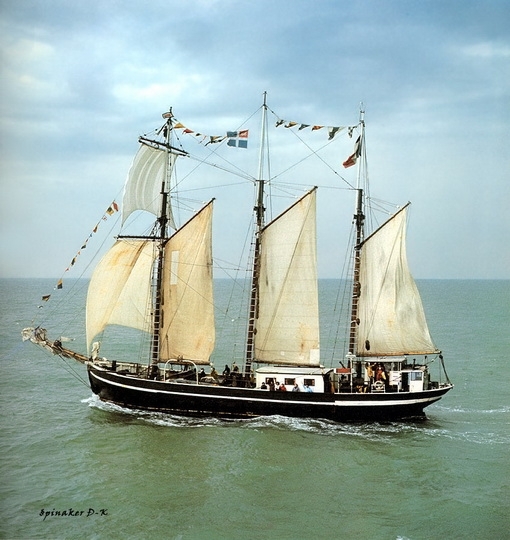 dk_tall_ships_bel_espoir_II_topsail_schooner_lyr_1944.jpg