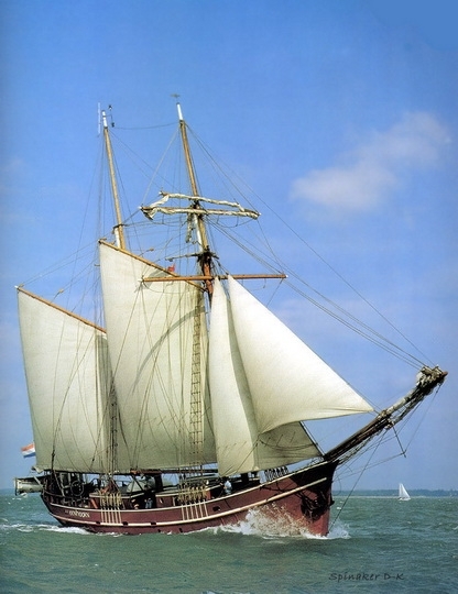 dk_tall_ships_eenhoorn_topsail_schooner_lyr_1947.jpg