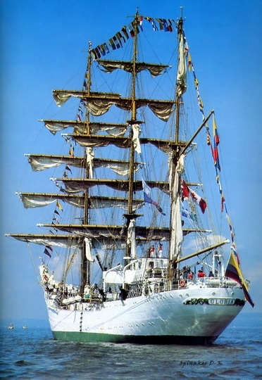 dk_tall_ships_gloria_barque_lyr_1968.jpg