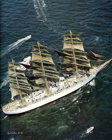 dk_tall_ships_libertad_full_rig_lyr_1956.jpg