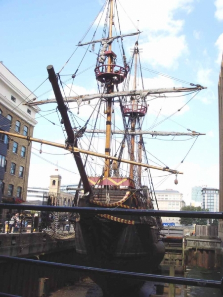 goldenhind-01.jpg