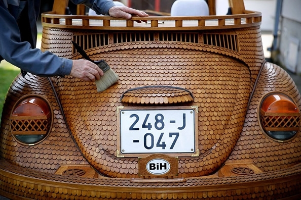 Wooden-Volkswagen-Beetle.jpg