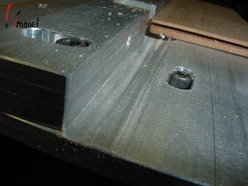 router_table_ball_slot.jpg